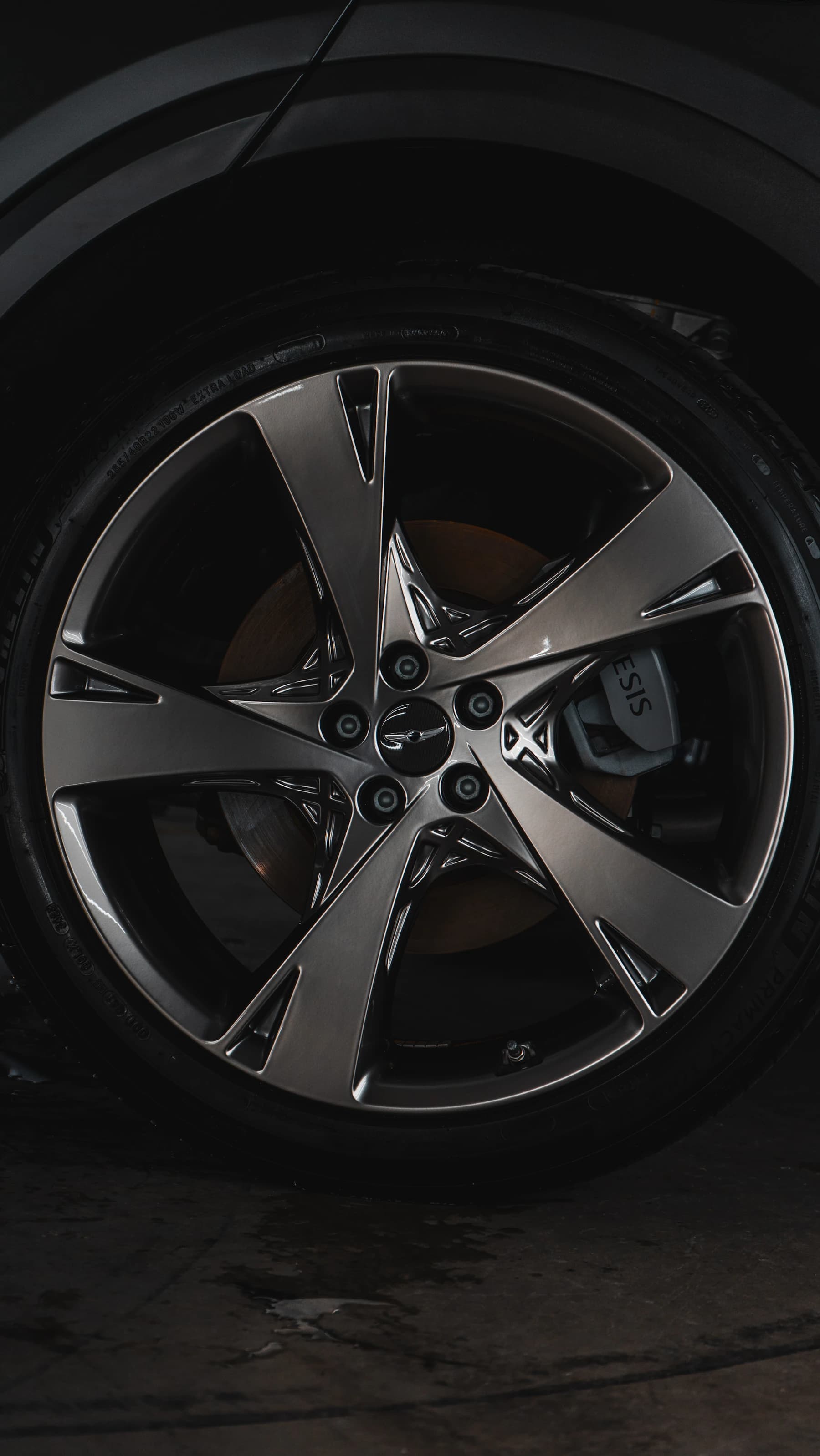 Refined performance wheel detail